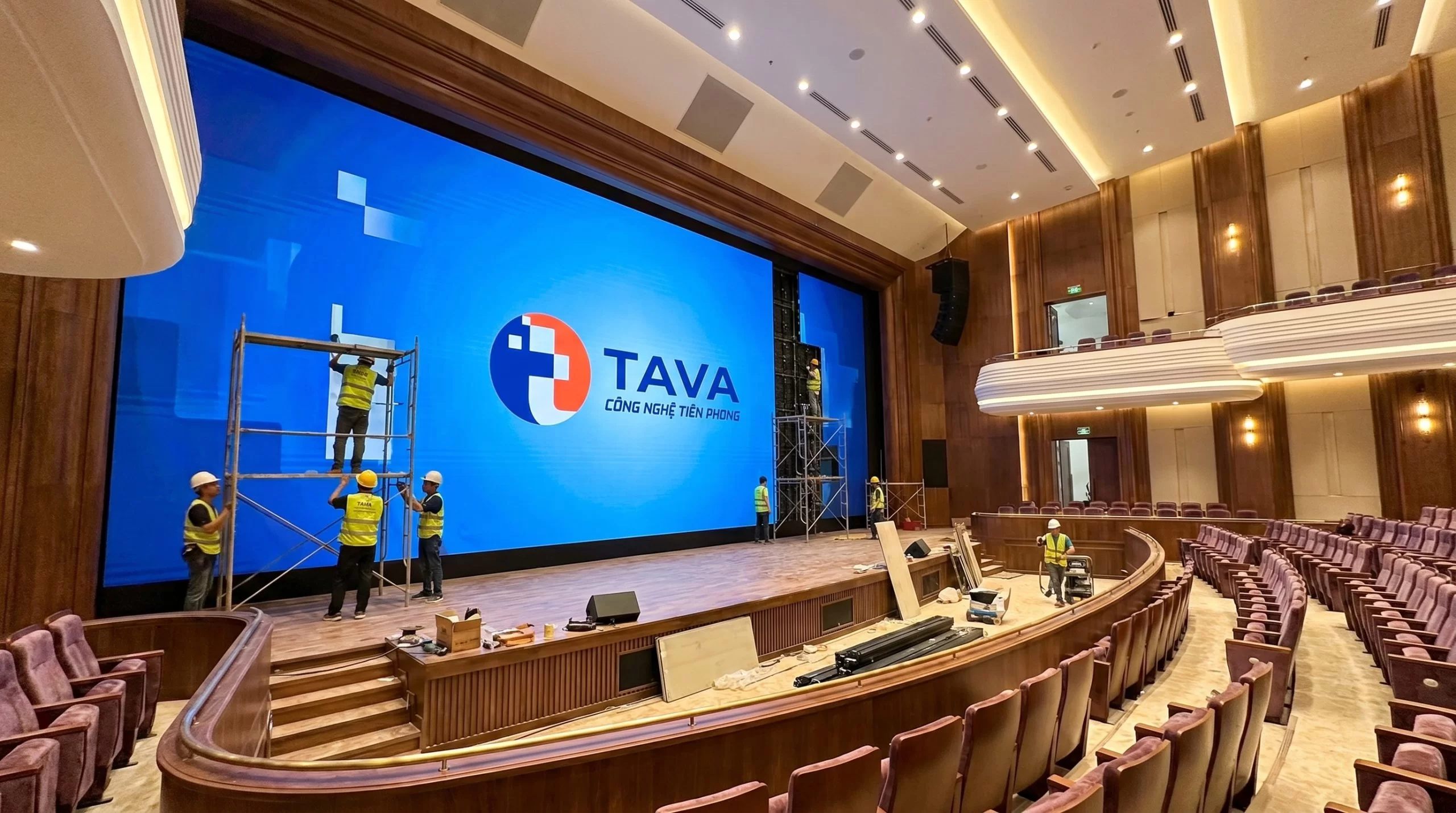 thi công màn hình led tavaled