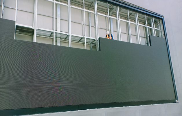 Lap-dat-man-hinh-led-ngoai-troi-aeonmall-hp