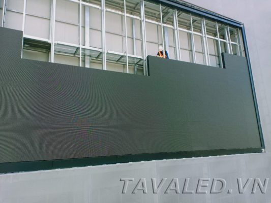 Lap-dat-man-hinh-led-ngoai-troi-aeonmall